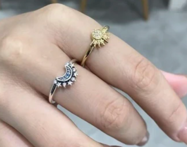 ✨ Anillo Sol y Luna 2 en 1 – La unión del lujo y el significado ✨